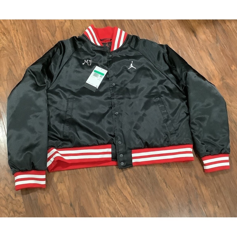 Nike Women's Jordan Varsity Bomber Jacket Sz XL FB5152-010 CHICAGO BULL MRSP$175